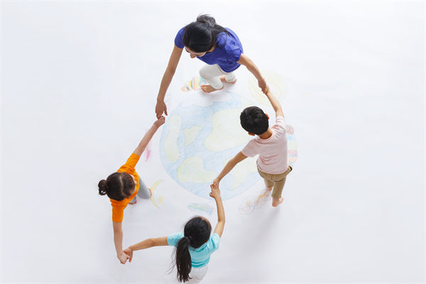 別讓盲卡盲盒“收割”孩子，關(guān)聯(lián)企業(yè)戰(zhàn)略怎么看？