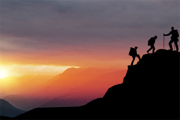 高層標(biāo)榜的文化理念，為何與基層執(zhí)行完全兩張皮？