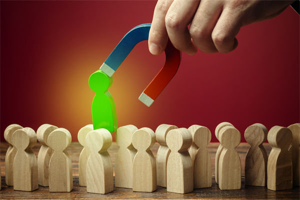 行業(yè)競(jìng)爭(zhēng)陷入被動(dòng)，薪酬咨詢(xún)?nèi)绾五懺烊瞬盼Γ? /></a></div>
                    <div   id=